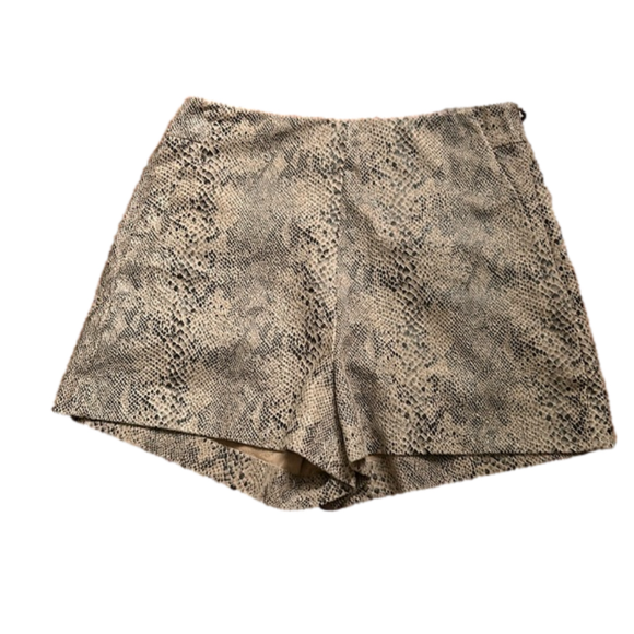 Zara Basic Shorts - Picture 1 of 3